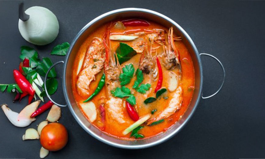 Image 2: Indian Feast for 2 or 4: Starter, Main, Side & Drink at Tandoori 