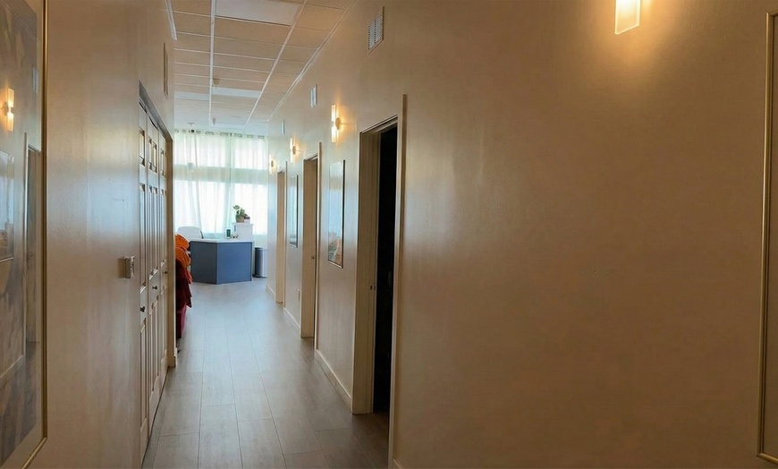 Image 7: 60 or 90-Min Deep Tissue Massage w/ Warm Oil, Hot Towels & Hot Stones