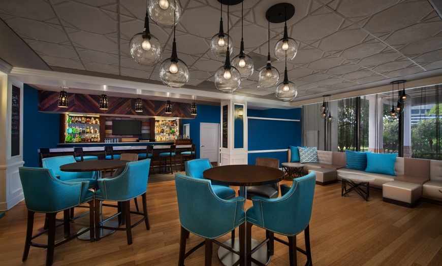 Image 7: Orlando Theme Park Hotel: Perfect for Families!