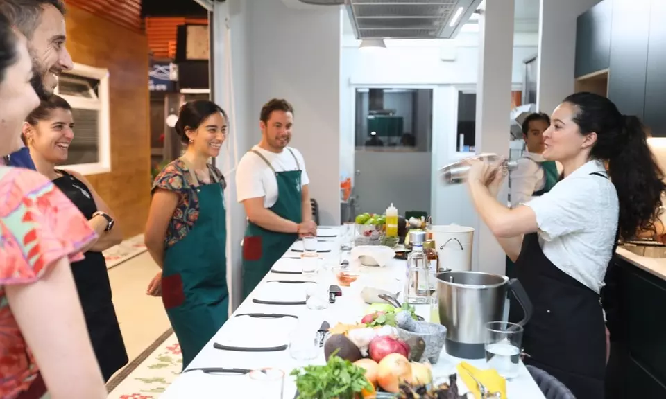 Experiencia de degustación y cata o clase de cocina y cóctel a elegir