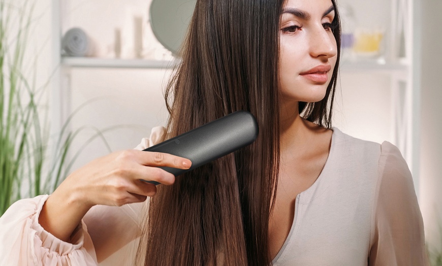 Image 4: Alivio 3-Temperature Hair Comb for Hair Styling