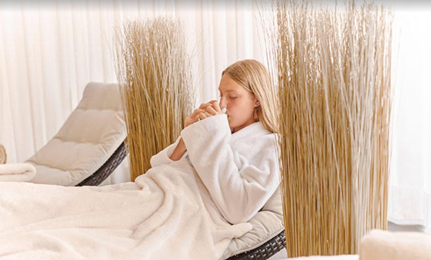 Image 4: Fuß- und Beinmassage oder Ganzkörper-Wellnessmassage für 1 Person