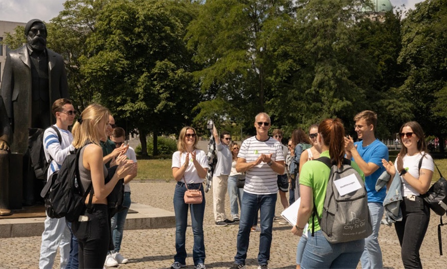 Image 4: 90-150 Min. Stadtführung durch Berlin für 1, 2 oder 4 Personen