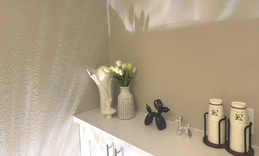 Image 5: Luxury Massages for 1 or 2 with Aromatherapy, Hot Towels + 3 Add-On's 