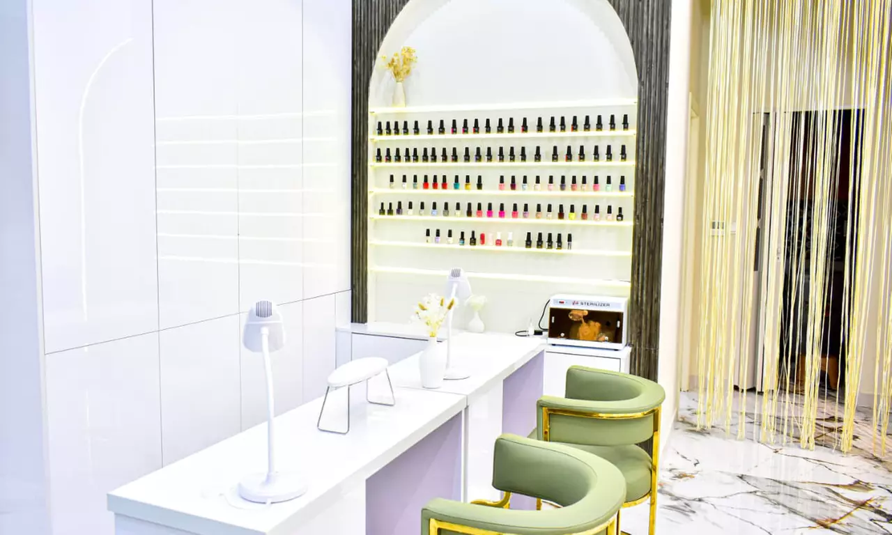 Facials including Gold, Whitening, Dr Renaud, & Hydrafacial with machine & LED Therapy (Up to 65% Off) - Image 6