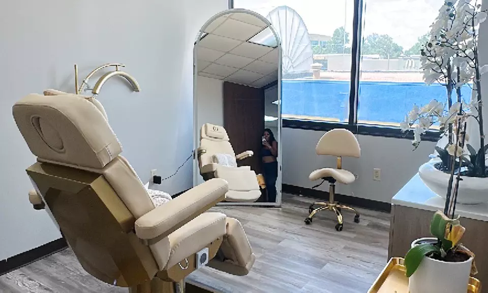 Botox 20, 40, or 60 Units / 20 Units + 1 Syringe Juvederm