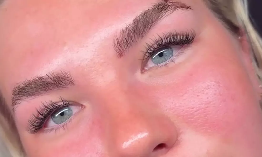 Full Set of Classic Eyelash Extensions w/ 3D, 6D Volumes, 2 Week Fill