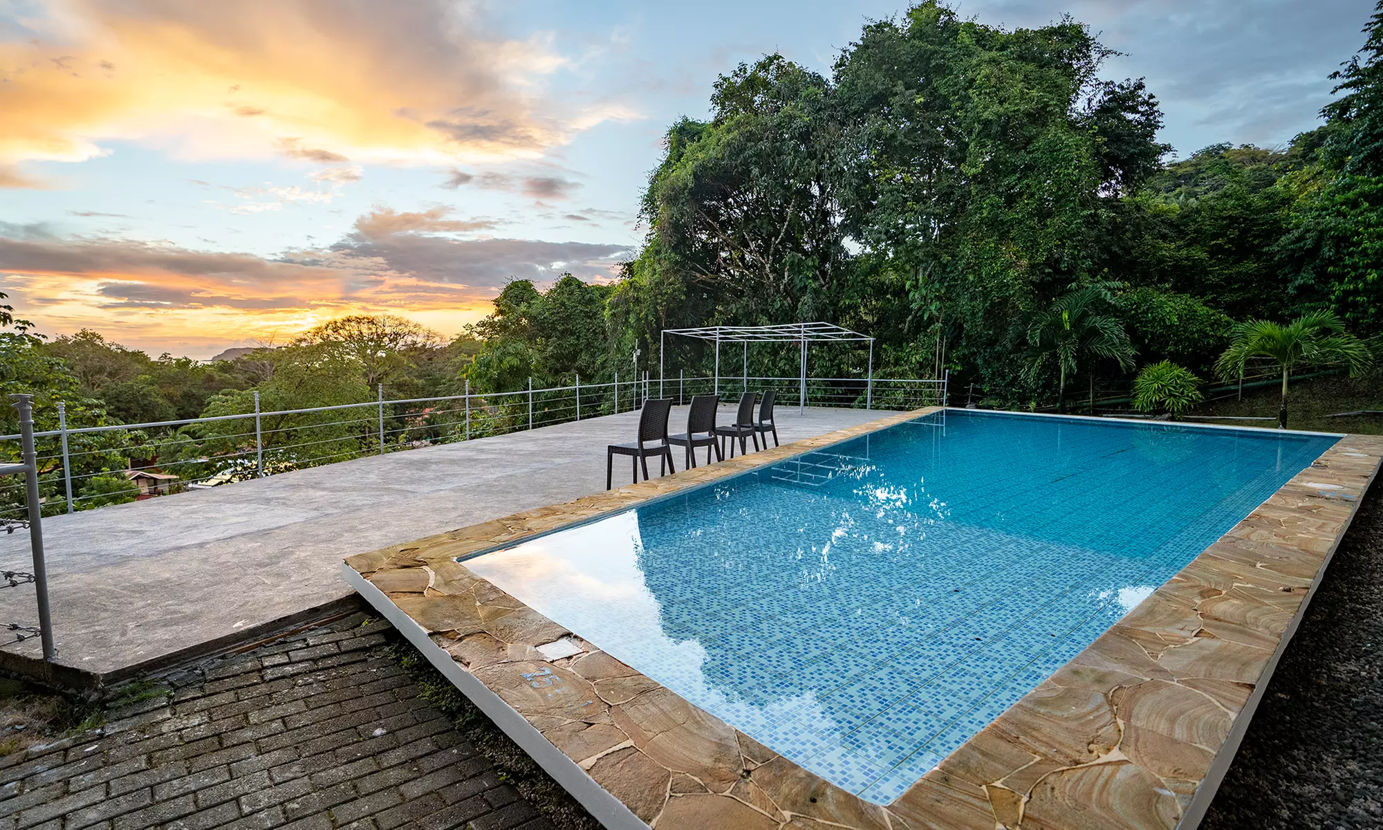 ✈ 6-Night Costa Rica Volcano & Beach Trip with Air from Travel By Jen