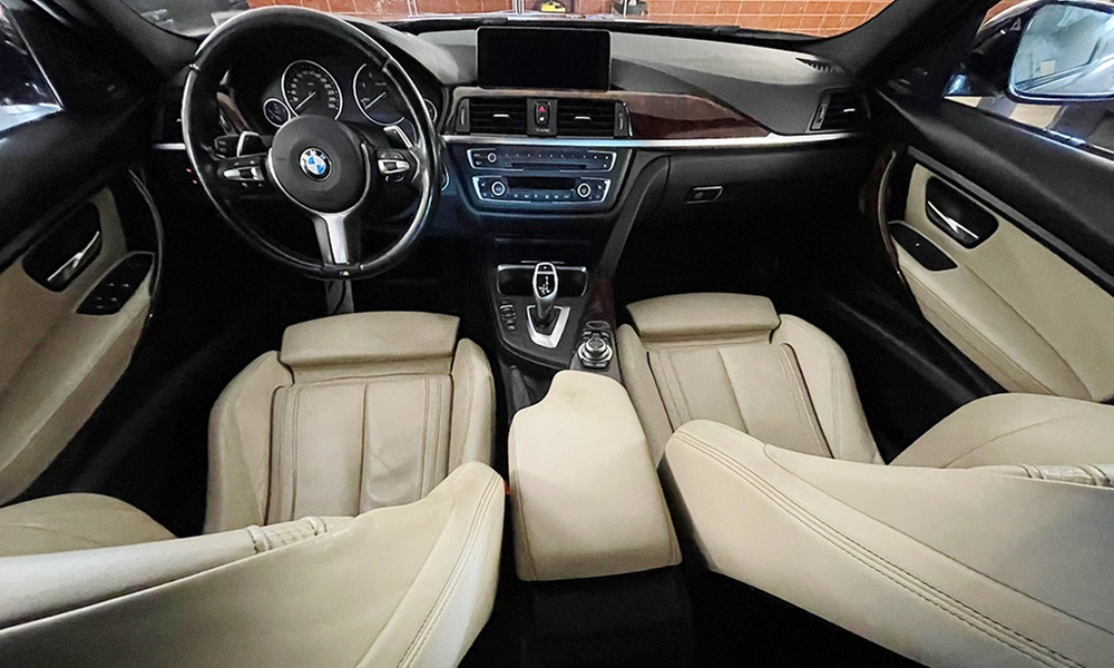 Basis, Premium oder Intensive Innen- und Außenreinigung für 1 Fahrzeug