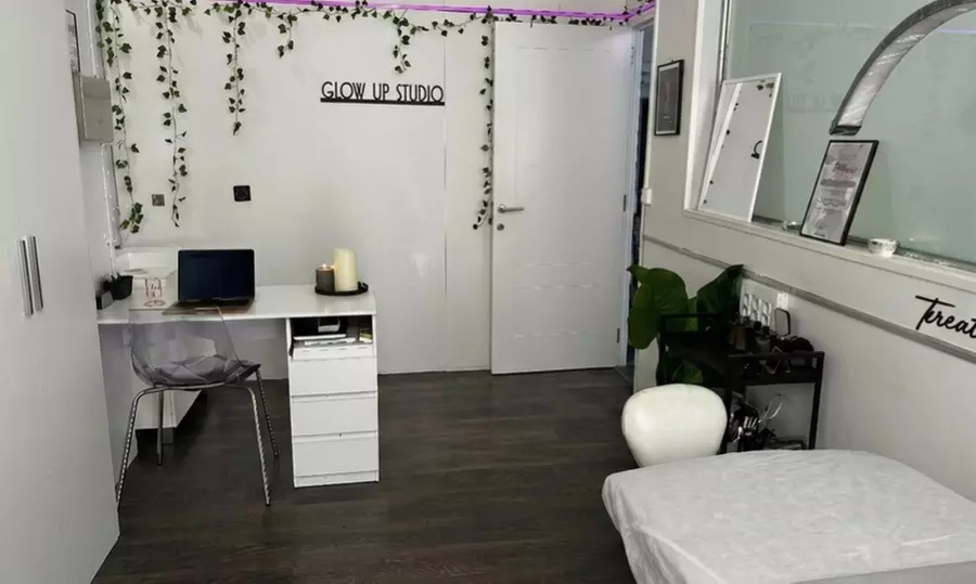 Extensiones de pestañas efecto rímel o 4D con opción cejas para 1