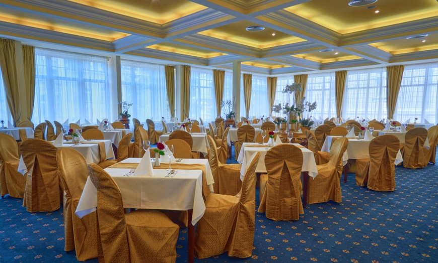 Image 12: Karlsbad: Superior-Doppelzimmer mit Frühstück oder Halbpension