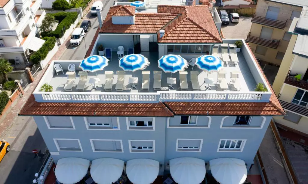 Marina di Cecina: 1, 2 o 4 notti per 2 persone in mezza pensione