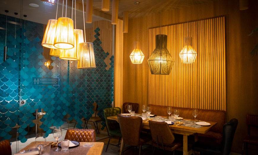 Image 6: Menú degustación para 2 o 4 personas con selección de platos cuidados