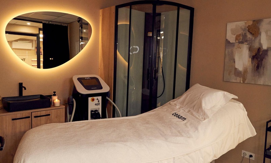 Image 3: Soin du visage Jet peel avec option LED à The French Riviera Studio