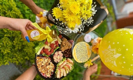 Mixed Sweets Box with Balloon and Card - Latidos Con Amor Mm