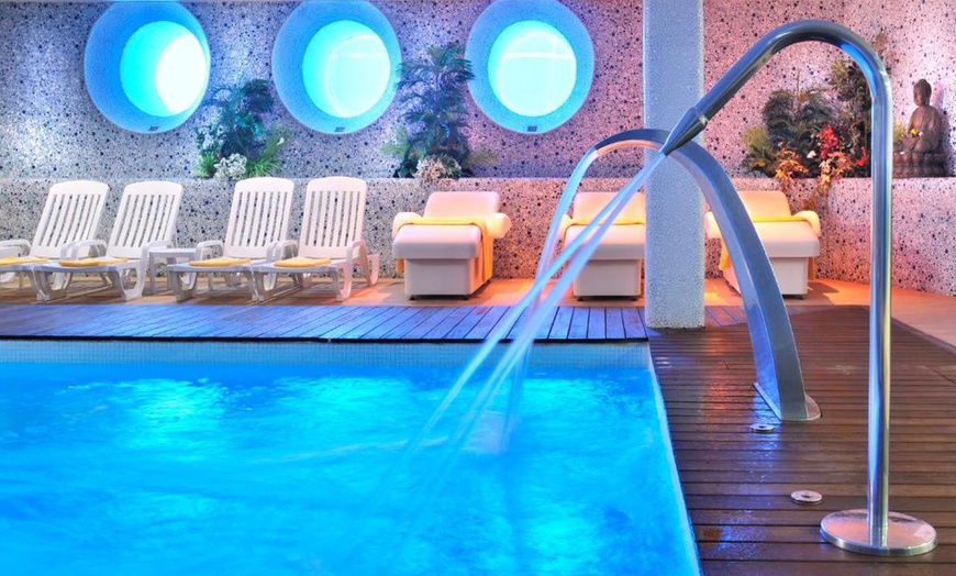 Image 3: Tossa de Mar : hôtel 4* avec demi-pension