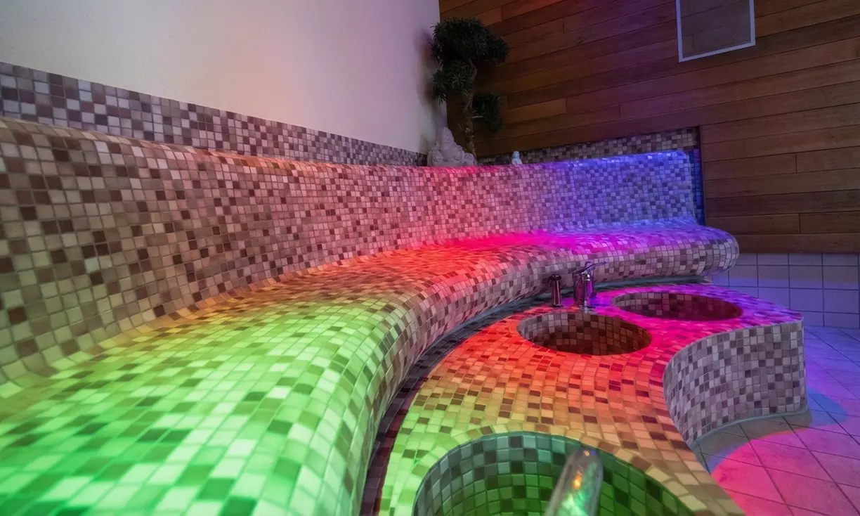 Valentinstags-Special: 4 Std. Schwimmbad- & Sauna-Nutzung für 2 Pers.