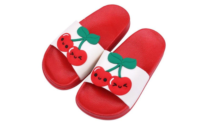 Image 5: Unisex Cartoon Children Slippers
