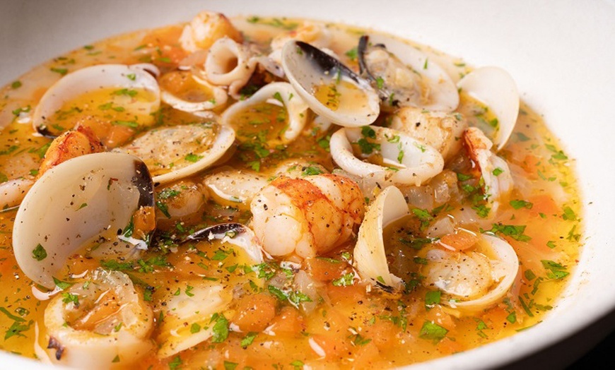 Image 2: Menú de paella para 2 o 4 personas con botella de vino