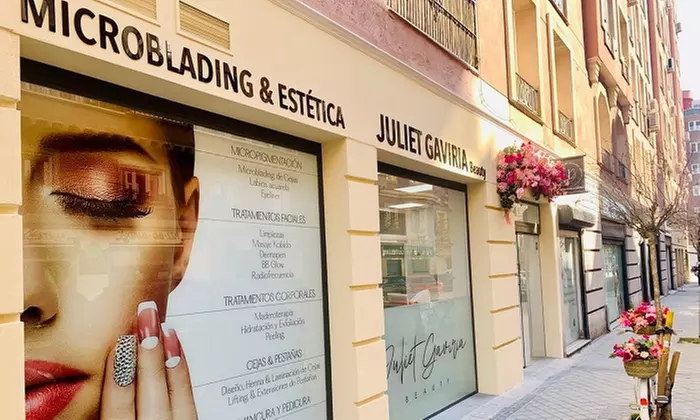 Sesión de microblading o microshading de cejas