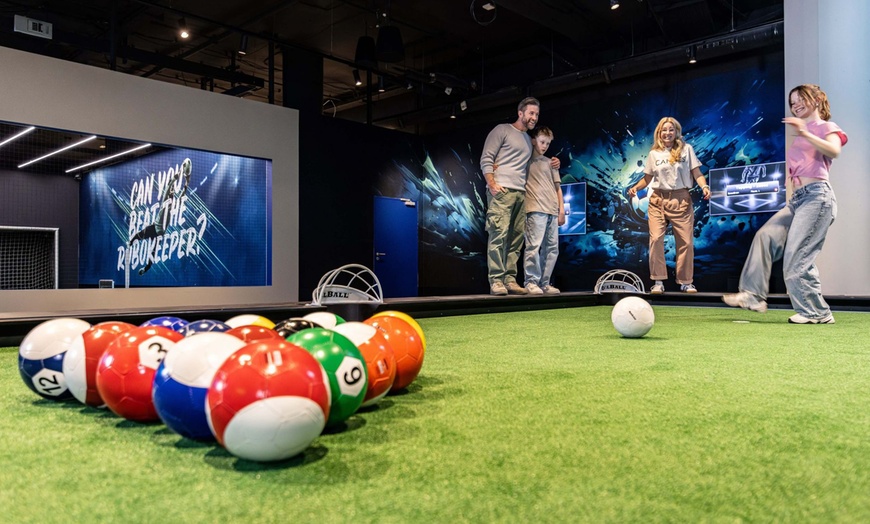 Image 8: 45 oder 90 Min. SOCCERBEAT für 1 Person: Fußballwelt mit 13 Spielzonen für Spiel & Wettbewerb (bis 32% sparen)