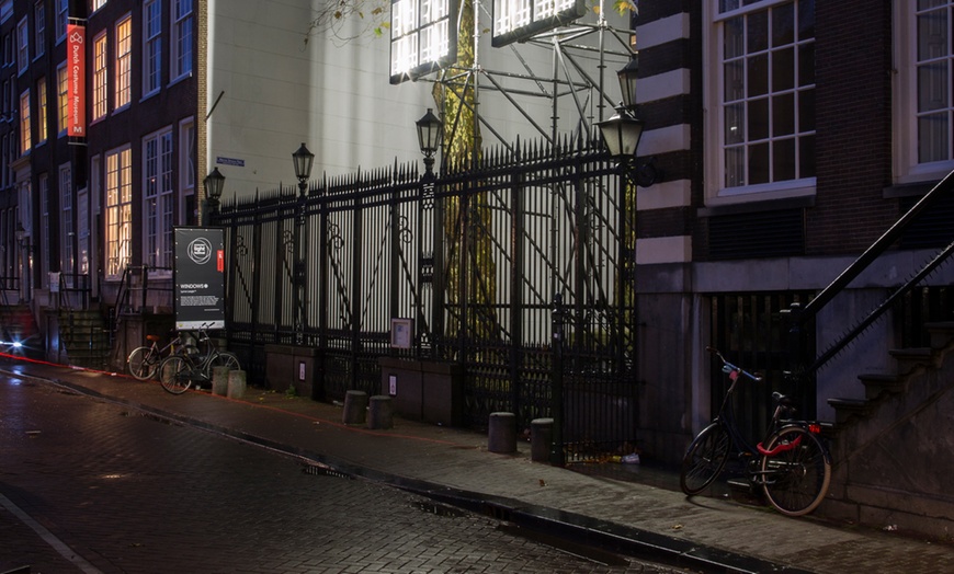 Image 3: Beleef het Amsterdam Light Festival: rondvaart door de grachten