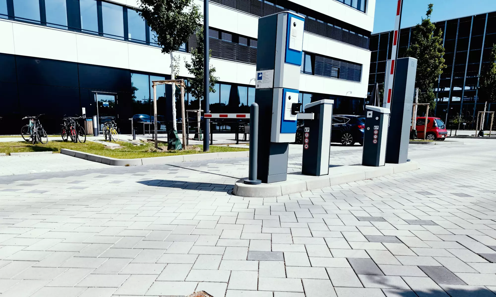 Parken in der Tiefgarage am Flughafen Frankfurt mit persönlichem Concierge-Service (bis zu 32% sparen) - Second Medium