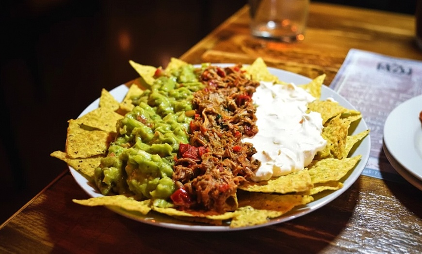 Image 12: Menú mexicano para 2 o 4 personas con michelada especial de la casa