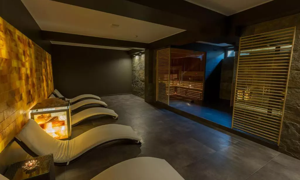 Masaże, dostęp do strefy spa i opcjonalne noclegi z BB dla 2 osób