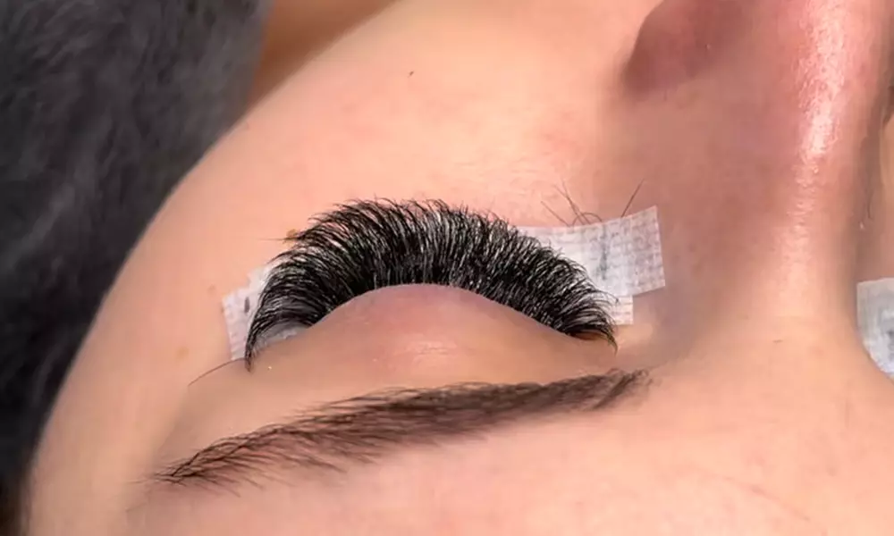 Classic, Hybrid or Volume for 2 Week Fill or FullSet Eyelash Extension