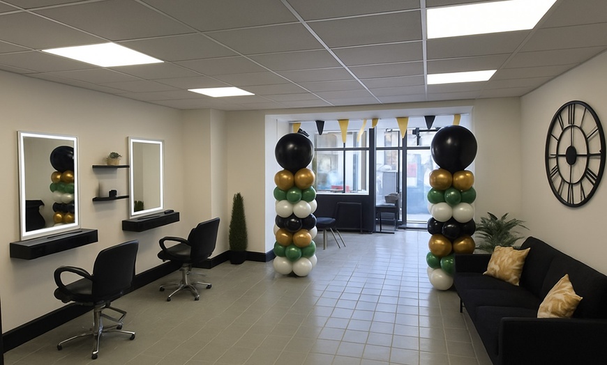 Image 2: Wash, Cut & Blowdry & Optional Conditioning or Half Highlight Package