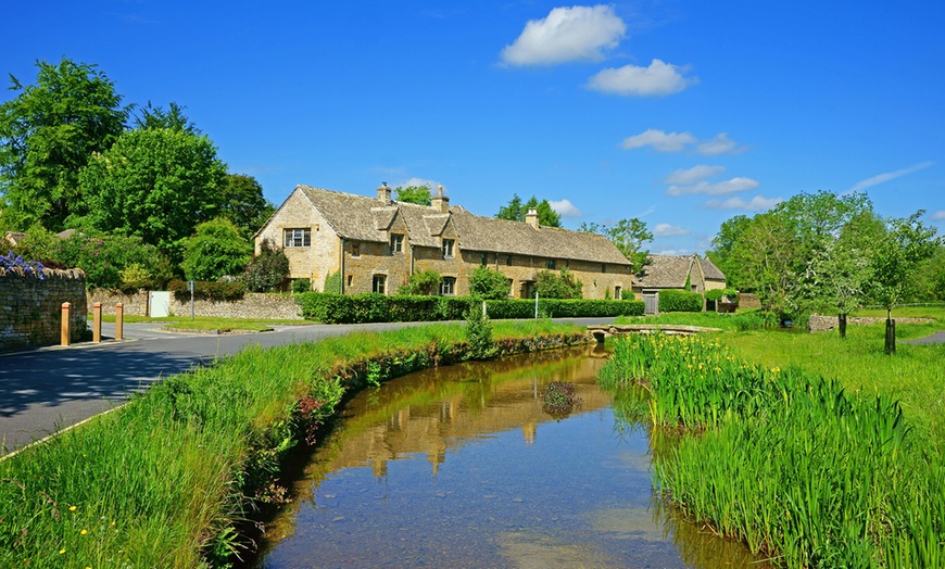 Image 2: Explore Cotswolds: All Entries, Lunch & Premium Seating Tour for All