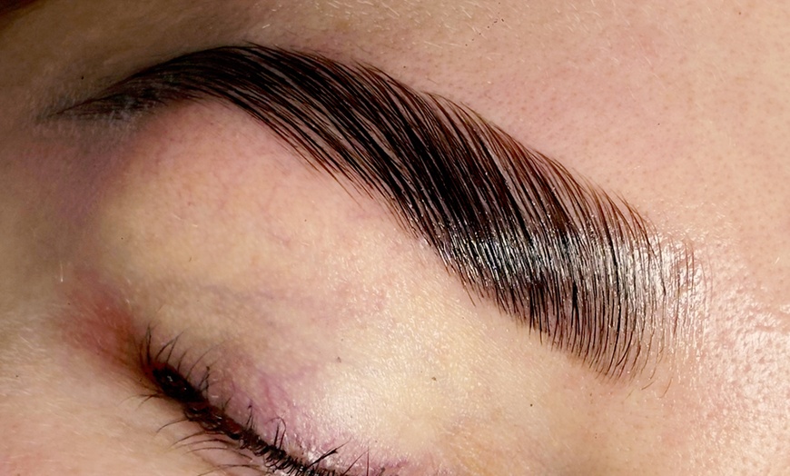 Image 2: Full Set of Classic, Hybrid,/Volume Eyelash Extensions, Lift, & More