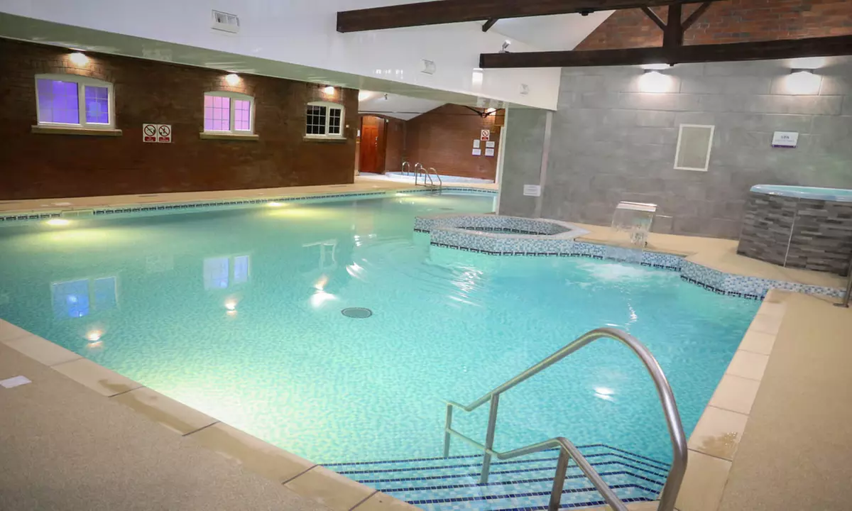 Greater Manchester: Stay with Breakfast