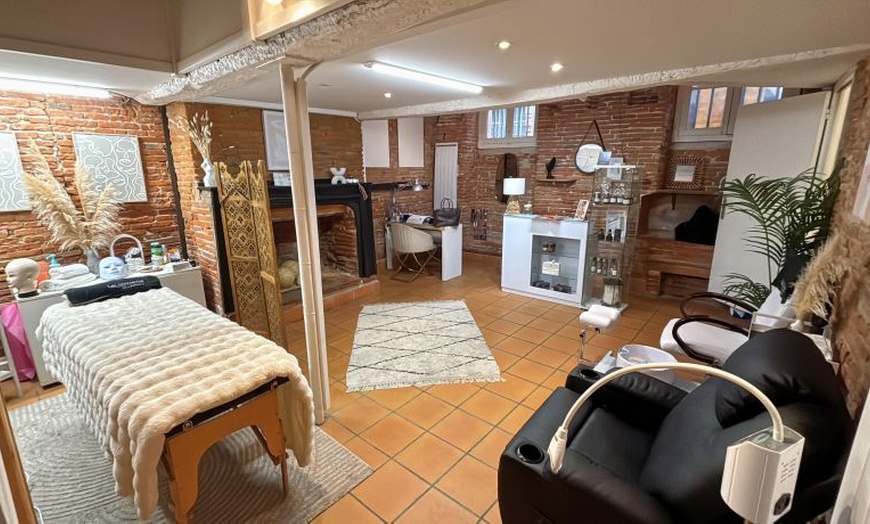 Image 2: Madéro Visage d’1h avec Lalaa Esthetik