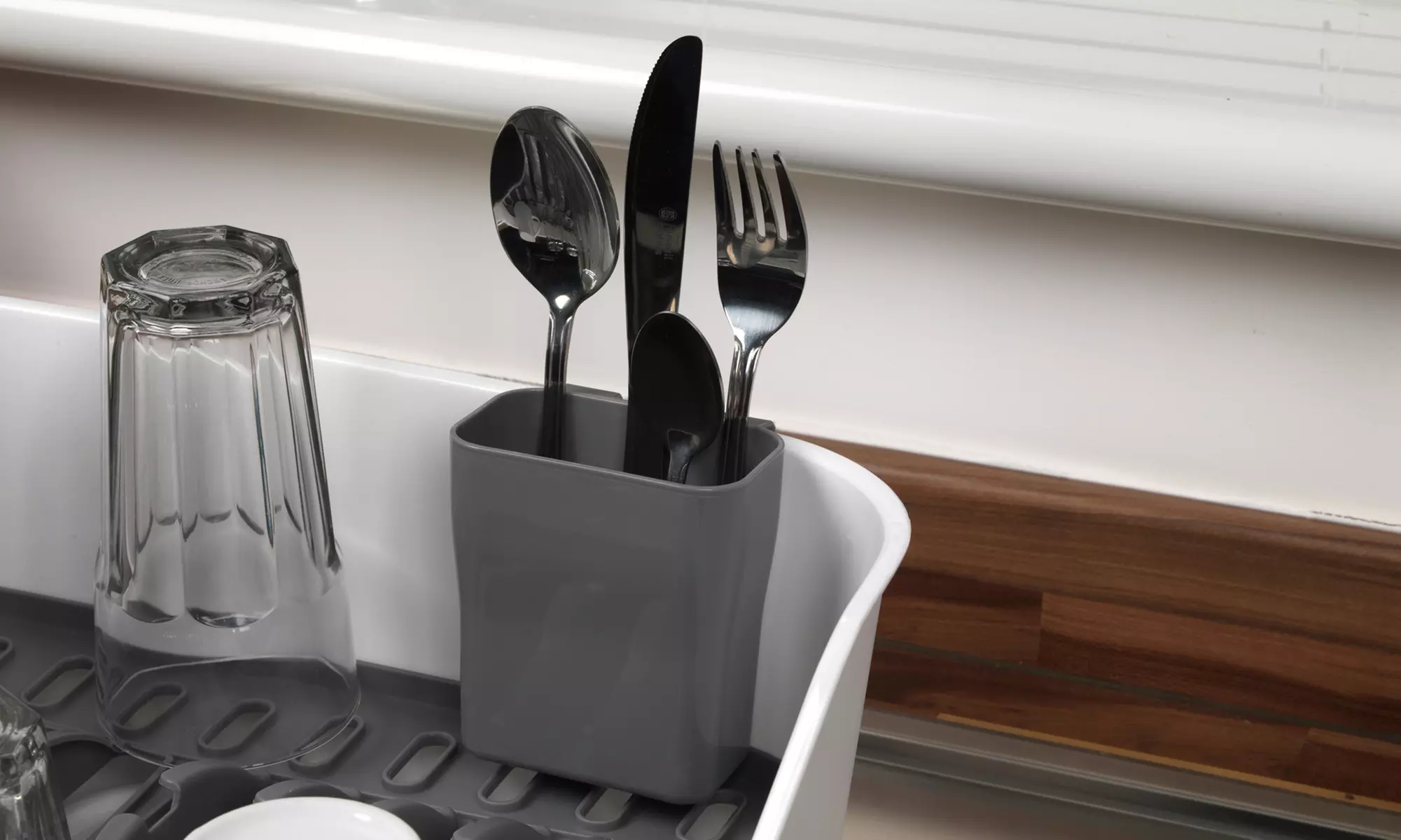 1 ou 2 égouttoirs à vaisselle avec bec Beldray - Second Medium