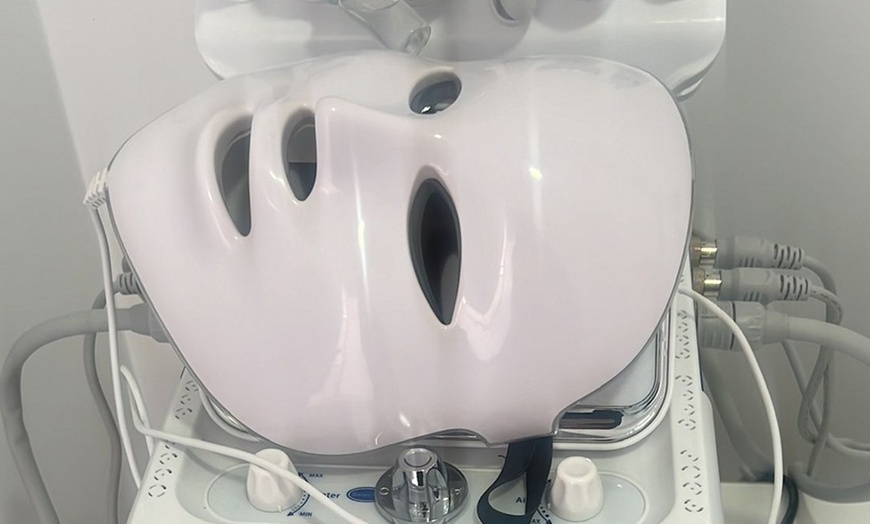 Image 2: Lifting y tinte de pestañas o con diseño y depilación de cejas 