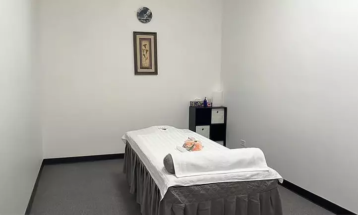 45-/60-Min Body Massage (Swedish or Deep Tissue) w/ Hot Stones or More