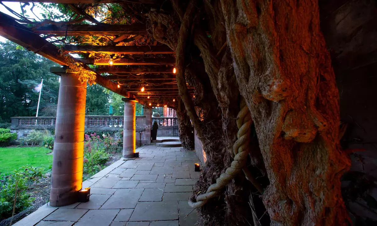 Cheshire Countryside: 4* Stay for 2 with Breakfast & Dinner