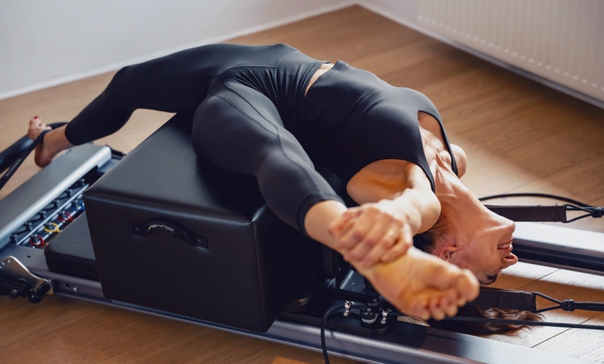Image 2: 60 Min. Pilates Reformer/Wundachair Personal Training für 1 - 2 Pers.