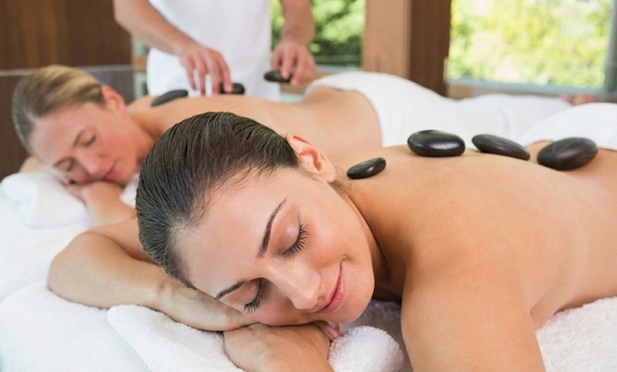 Image 5: 2-Hour Customized Relaxation & Pain Relief Massage
