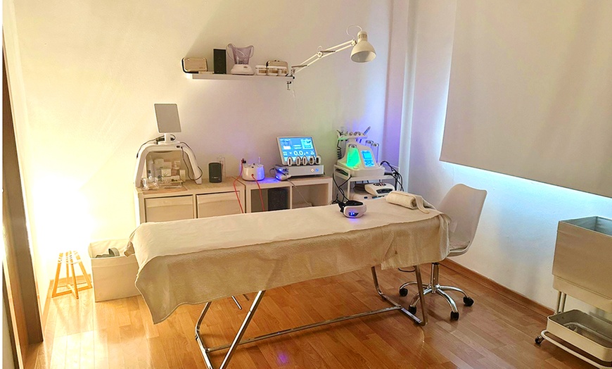 Image 5: Obtén una piel radiante con una limpieza facial a elegir para 1