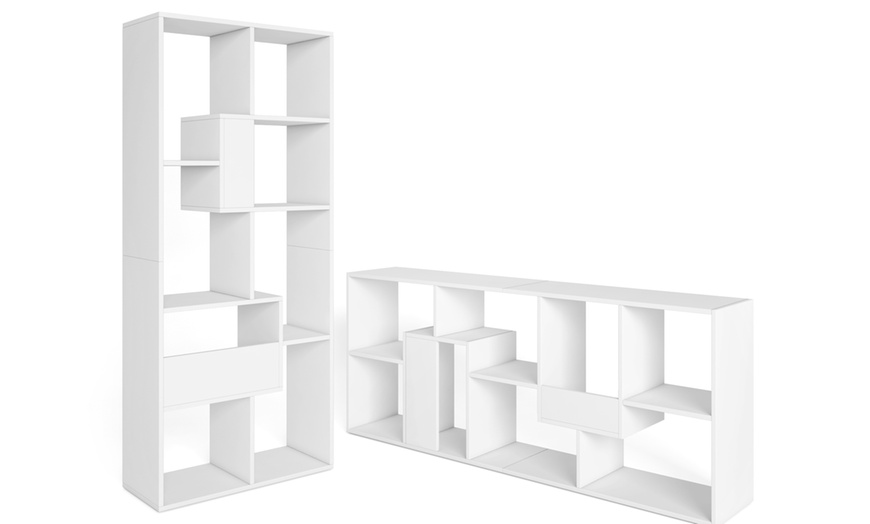 Image 4: Bibliothèque au design ludique