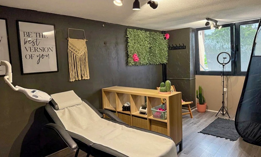 Image 4: Modelage avec The Glow Beauty Bar Illkirch