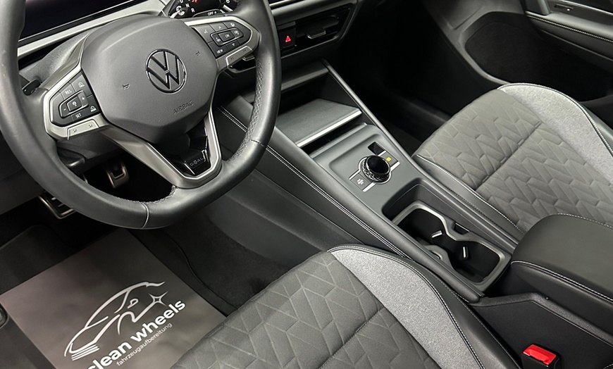 Image 1: Innen- und Außenreinigung nach Wahl für 1 Pkw