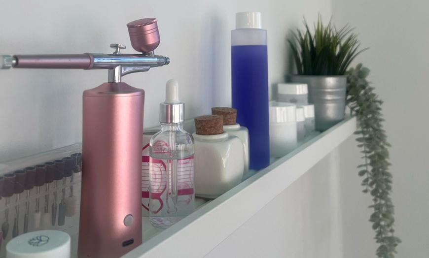 Image 16: Uñas listas: sesión de manicura o pedicura con esmalte semipermanente