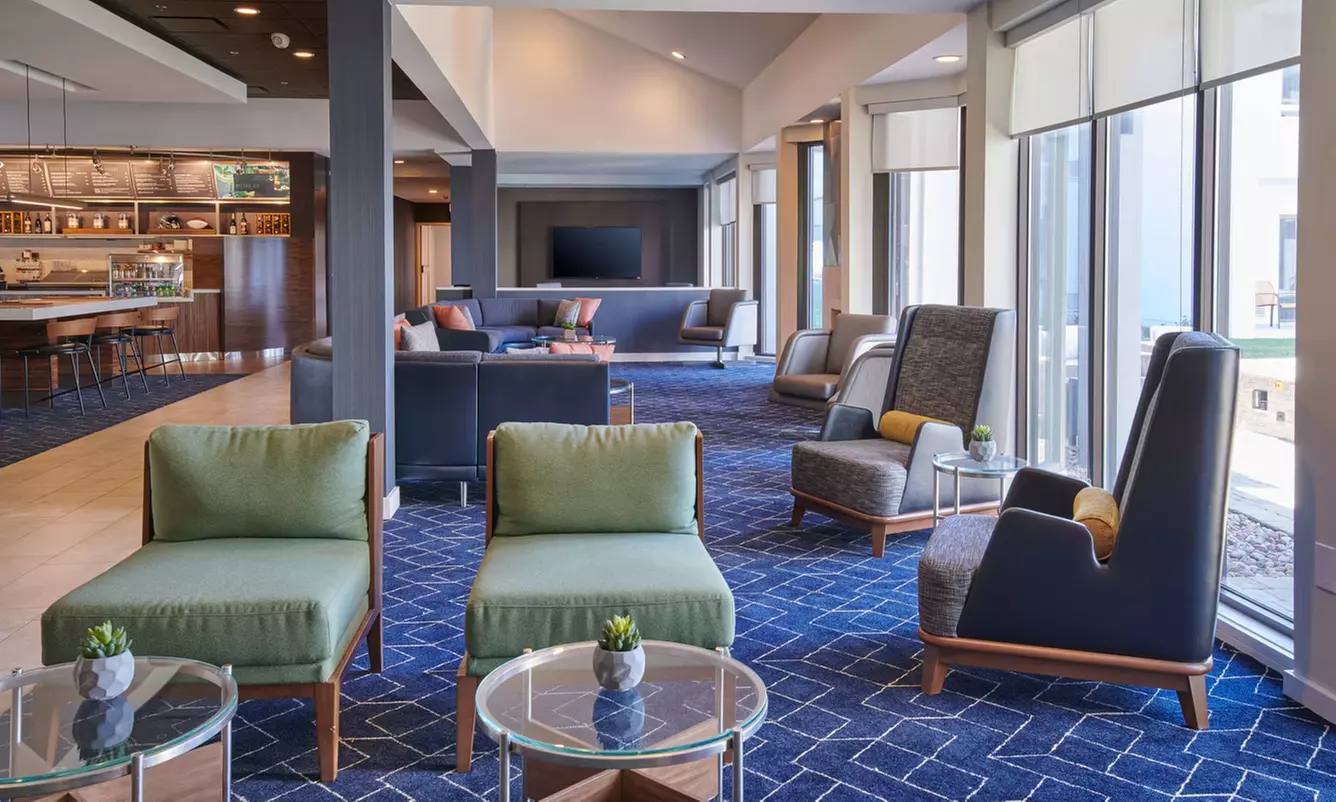 Relax in Comfort Just Minutes from Chicago's Famed Music Venue