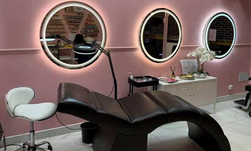 Image 3: Pampering Waxing Experience at Nicole’s Dolls House - Hollywood, Arms, Brazilian, or More Combos (Up To 70% Off)