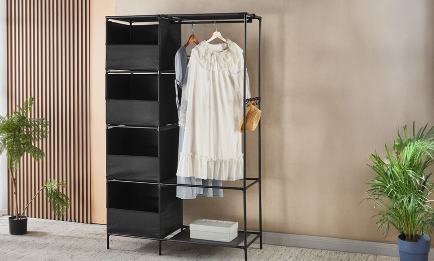 Image 13: Meubles de rangement et penderies