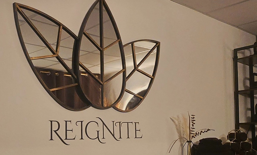 Image 5: Luxury Facial Pamper with 45 or 60 Minutes and Optional LED Therapy